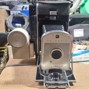 Antique Polaroid camera Land model 150